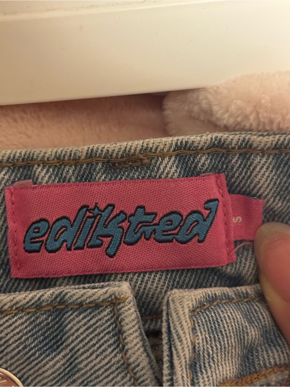 Edikted Petite Raelynn Washed Low Rise - Picture 3 of 3